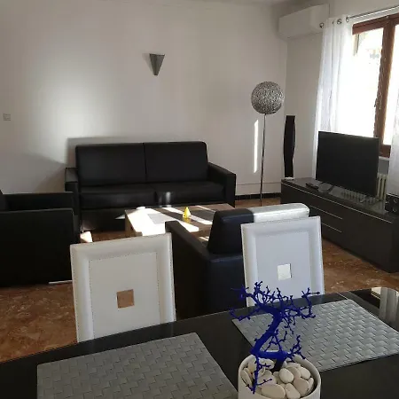 Apartment 86 Avenue Des Bois *