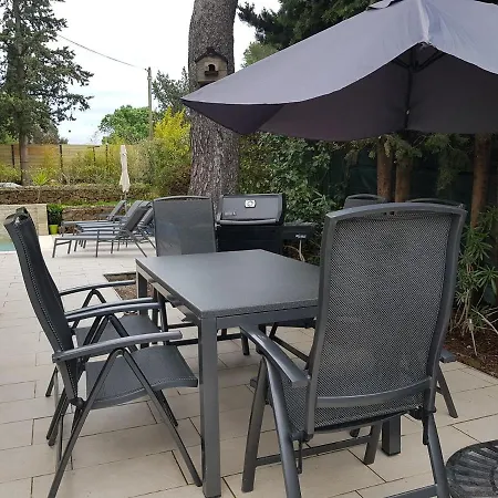 86 Avenue Des Bois Apartment