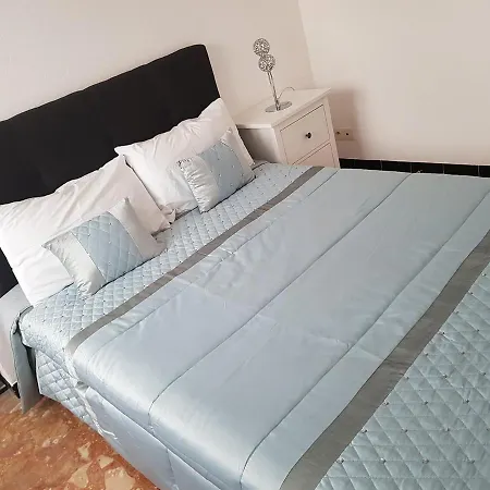 86 Avenue Des Bois Apartment