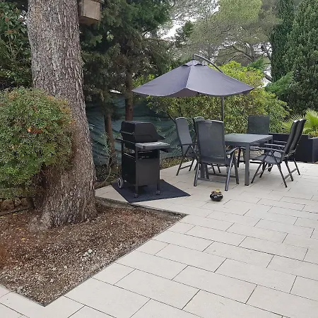 86 Avenue Des Bois Daire *
